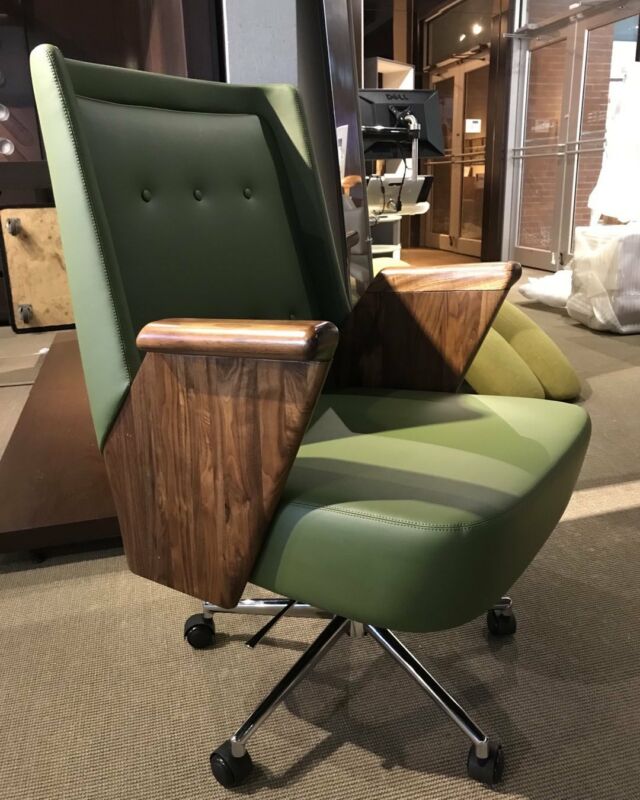 The Polly home office chair, we have three colours on the way. What colour would you like to see?
#homeoffice #swivelchair #officechairs #quality #ininglewood #buyonce #yycinteriordesigners #preorder #modernfurniture #vintagevibe #yyc #blackwalnut